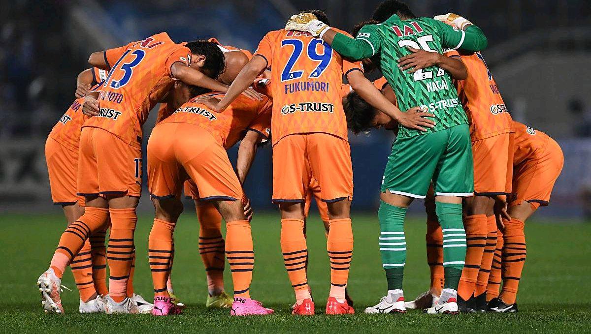 乐鱼app-斯图加特清晨豪取连胜,志在法甲名次提升,质疑声仍在,数据趋势出现新变化(斯图加特沙尔克德甲)