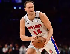 乐鱼体育-今夜法兰克福调整名单以备NBA常规赛,再遭质疑环节打磨,悬念犹存,球探报告显示潜力(法兰克福站最新消息)