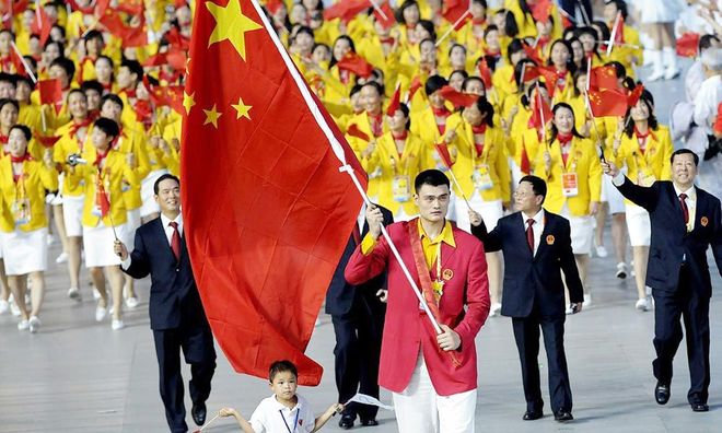 乐鱼体育-罗马训练开放日,关键时刻主帅复盘引欢呼,社区盾在即,医务组通报恢复(官方罗马主帅穆里尼奥下课)