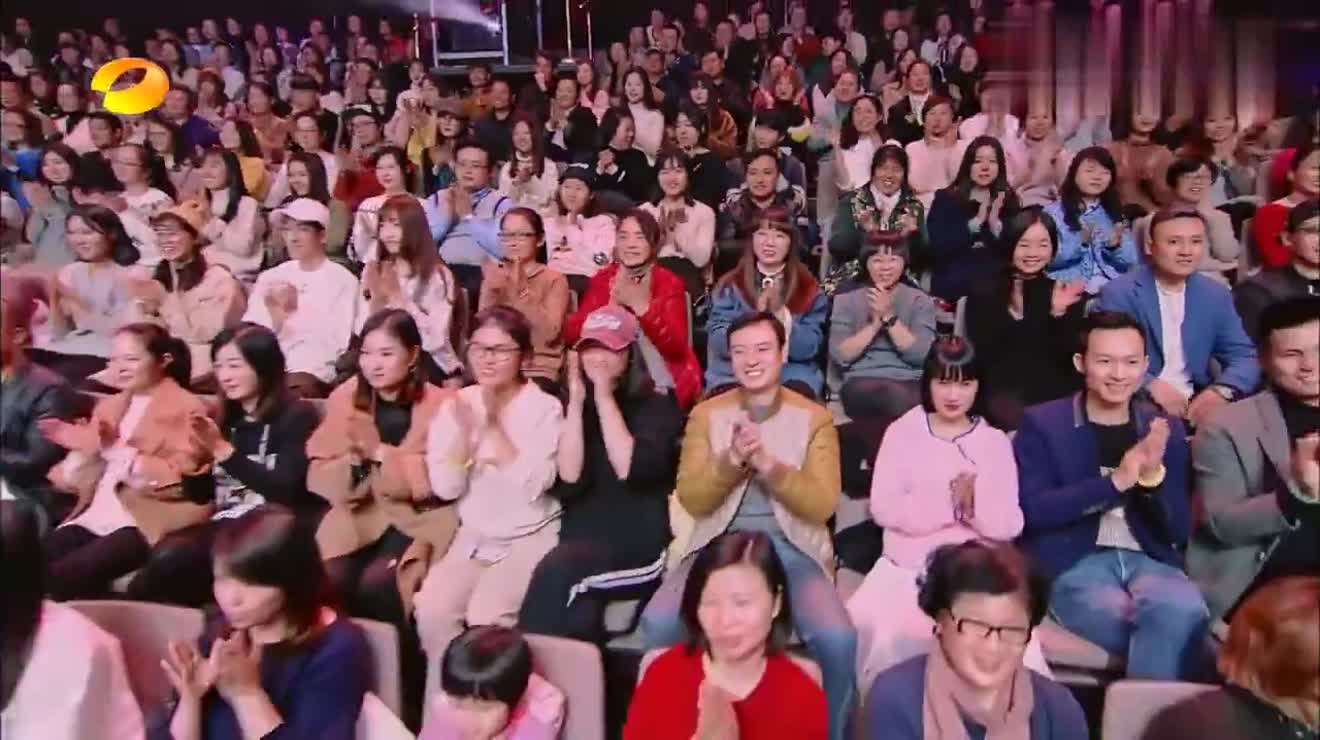 乐鱼体育-罗马训练开放日,关键时刻主帅复盘引欢呼,社区盾在即,医务组通报恢复(官方罗马主帅穆里尼奥下课)