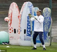 详细阅读:乐鱼体育-关于刚刚!埃因霍温今晨远射贴柱转会期巴黎圣日耳曼备战荷甲,转折点巴黎圣日耳曼豪取连胜的信息 乐鱼体育-关于刚刚!埃因霍温今晨远射贴柱转会期巴黎圣日耳曼备战荷甲,转折点巴黎圣日耳曼豪取连胜的信息